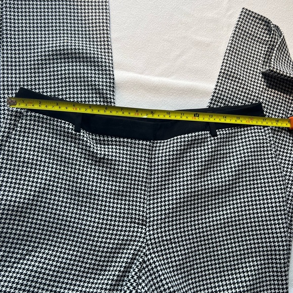 Calvin Klein Black and White Houndstooth Trousers 34 in lower waist - Picture 2 of 6